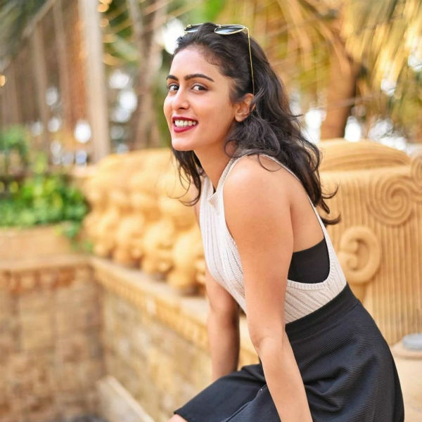 மேலே பறந்தவாறு செம டான்ஸ்