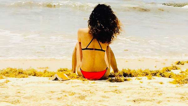 கங்கனாவின் பேக் போஸ் கங்கனாவின் பேக் போஸ்