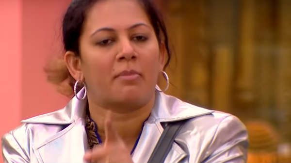 முகத்துல காட்ட மாட்டீங்க 