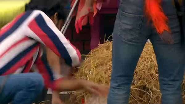 படுத்து பாதுகாத்த அர்ச்சனா 