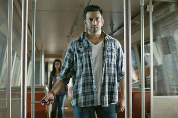 வசூல் மழையால் அலற வைத்தார்