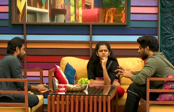 ஆரியிடம் வாக்குவாதம்