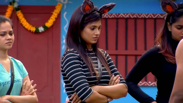 கூட்டமாதான் வரும் 