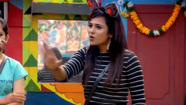 ஒட்டியும் ஒட்டாமலும்