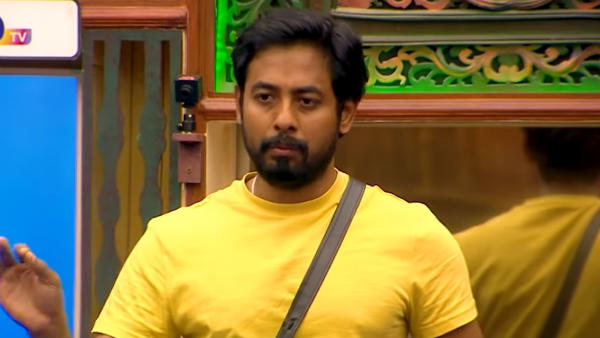 ஆரிதான் காரணம் என்பதை போல் 