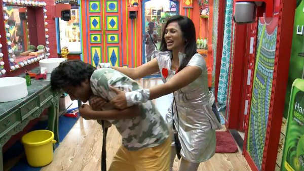 பாத்ரூம் ஏரியாவில் தொல்லை