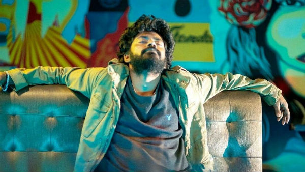 கதாநாயகனாக அறிமுகம் 