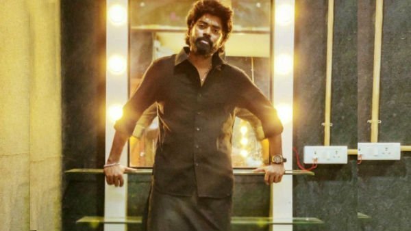 வித்தியாசமான நடனத்துடன்