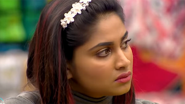 படுக்கையறையில் ரொமான்ஸ்