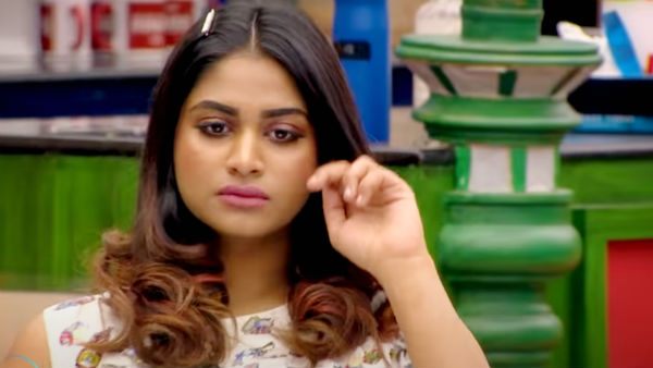 இன்ஸ்டாவில் கவர்ச்சி.. 