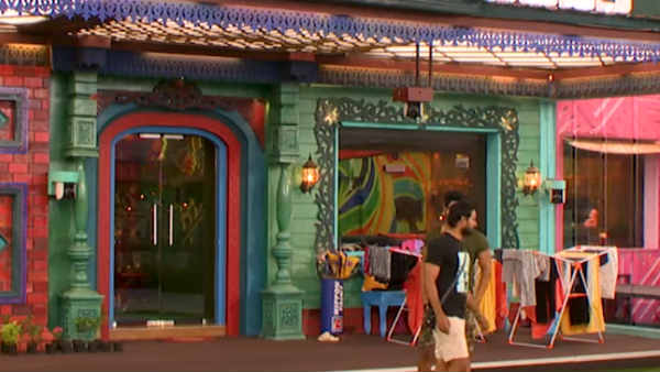 உனக்காவது ஷிவானி இருக்குடா 