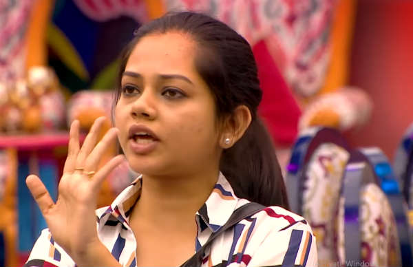 கழுவி ஊற்றும் நெட்டிசன்ஸ் 