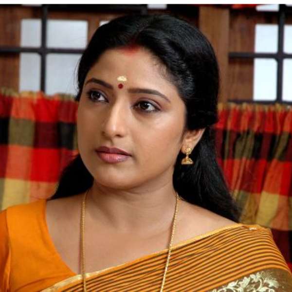 அரசியலில் இல்லை 