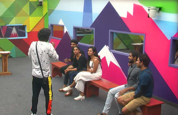 கட்டியணைத்த ரியோ கட்டியணைத்த ரியோ