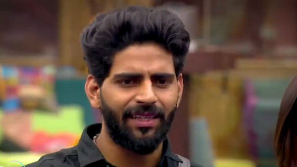 அப்போ ரெட் கார்டு