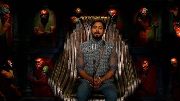 ஆரிக்கு ரம்யாவின் போட்டோ 