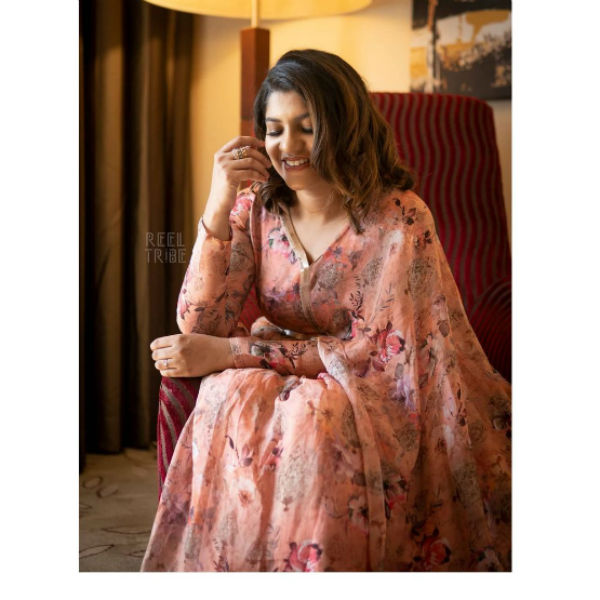  ஜம்முன்னு போட்டோ ஷூட்