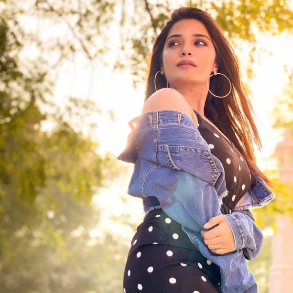 டிரஸ்சை கிழித்துவிட்டு