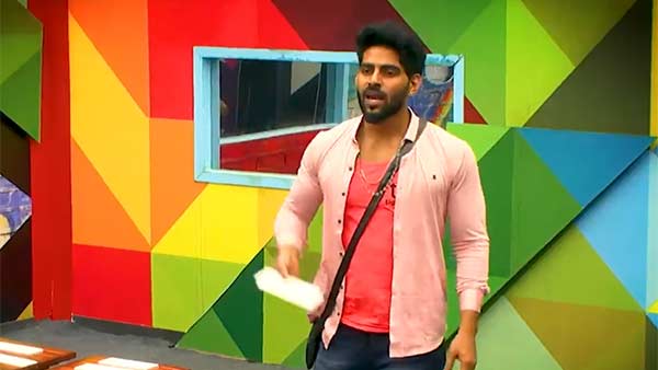 மக்கள் மனதில் இடம்