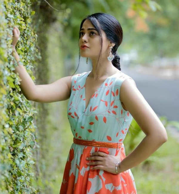 வெகு விமர்சையாக