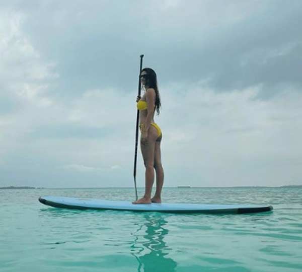 டைகர் ஷிரிஃப் உடன் கிசுகிசு