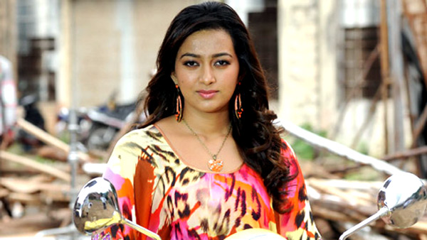 3 மொழிகளில் உருவாகும் 'ஹீரோயின்'.. பாலியல் நடிகை கேரக்டருக்கு