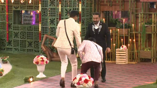 காலில் விழுந்து