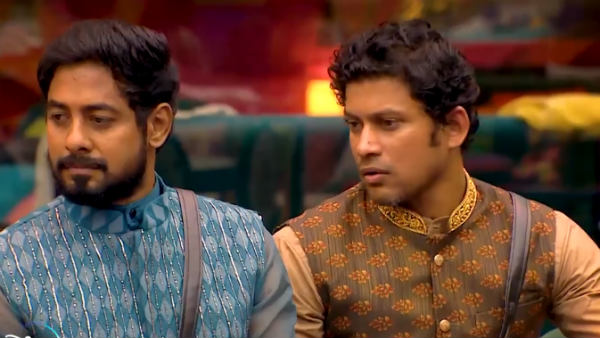 ஆரியை கட்டம் கட்டி 