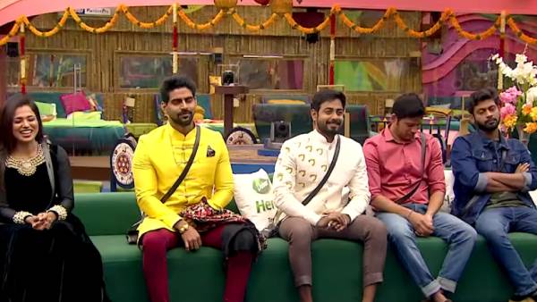 கவலை தெளிவாக தெரிகிறது 