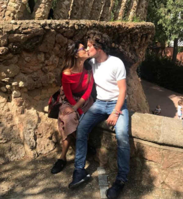 லிப் லாக் முத்தம் 