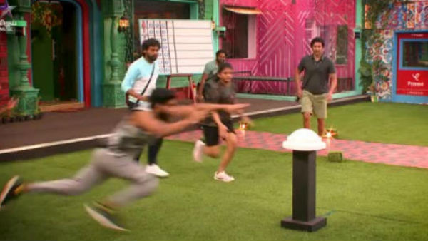 யாரும் பாடக் கூடாது