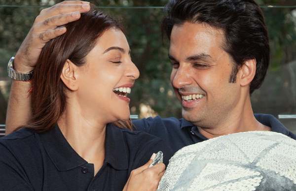 மாலத்தீவில் என்ஜாய்