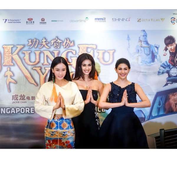 இவ்வளவு மேக்கப் 