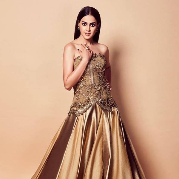 அம்சமாக போஸ்