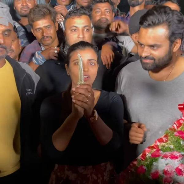 சிறந்து விளங்கும் கலைஞர்களுக்கு