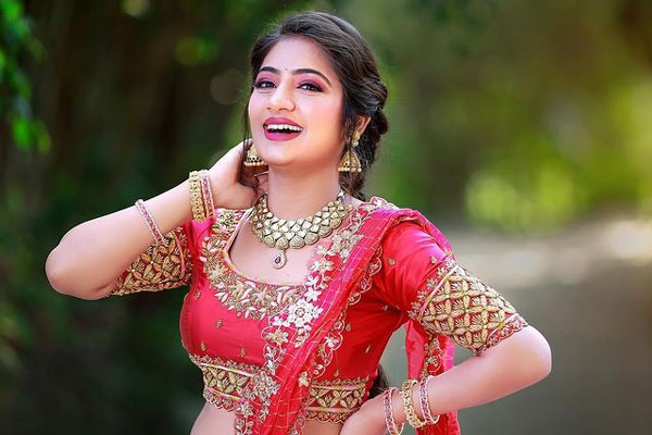 ரீல் டு ரியல் ஜோடிகள் 