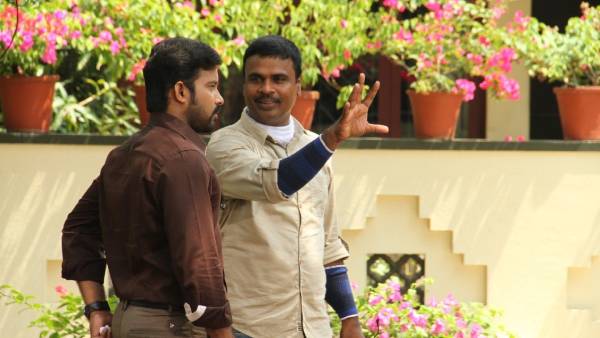 சுரேஷ் காமாட்சி