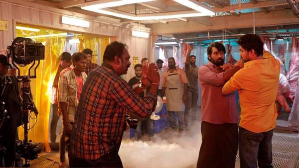 ஊரையே கூட்டி