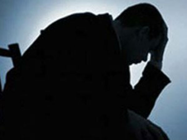 அவதூறாகவும் சித்தரித்து 