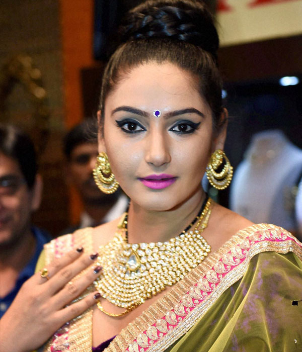 சோதனைகளை கொடுக்கும் 