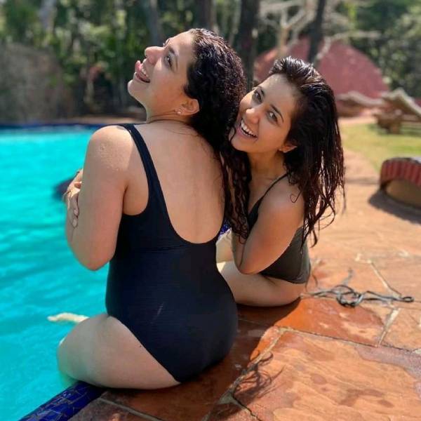 செம செக்ஸி லுக்