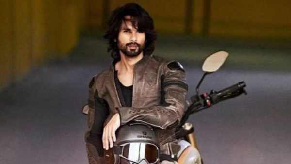 சமமான கேரக்டர் சமமான கேரக்டர்