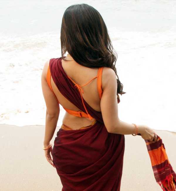 கவர்ச்சி ஆயுதம் கவர்ச்சி ஆயுதம்