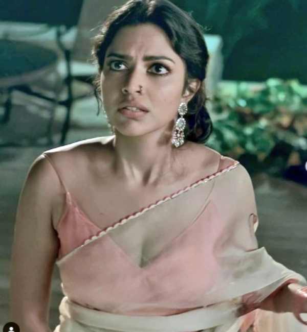 ட்ரான்ஸ்ப்ரன்ட் சேலை 