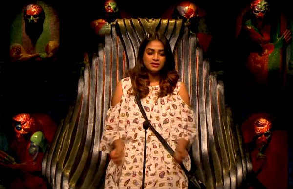 ஷிவானிக்கு ஆறுதல் 