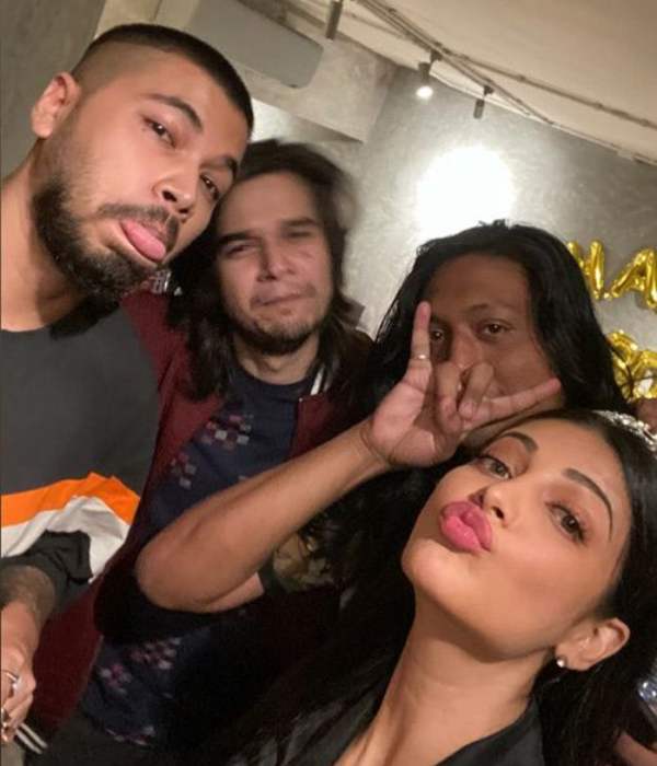 ஸ்டூடியோவில் ரொமான்ஸ்