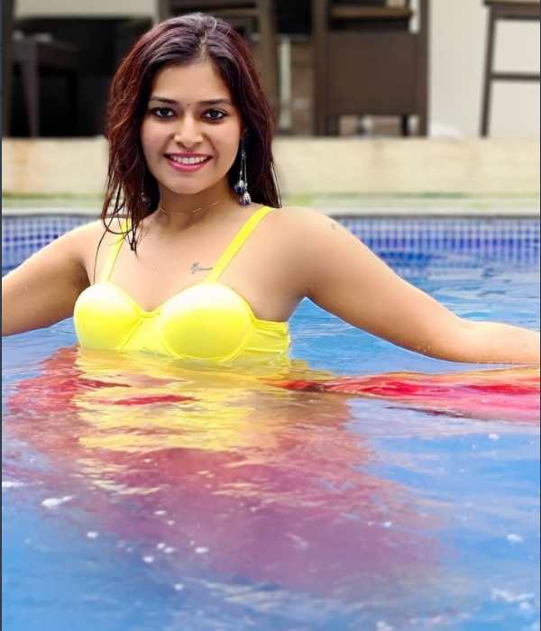 Actress Dharsha Gupta swimming pool photoshoot