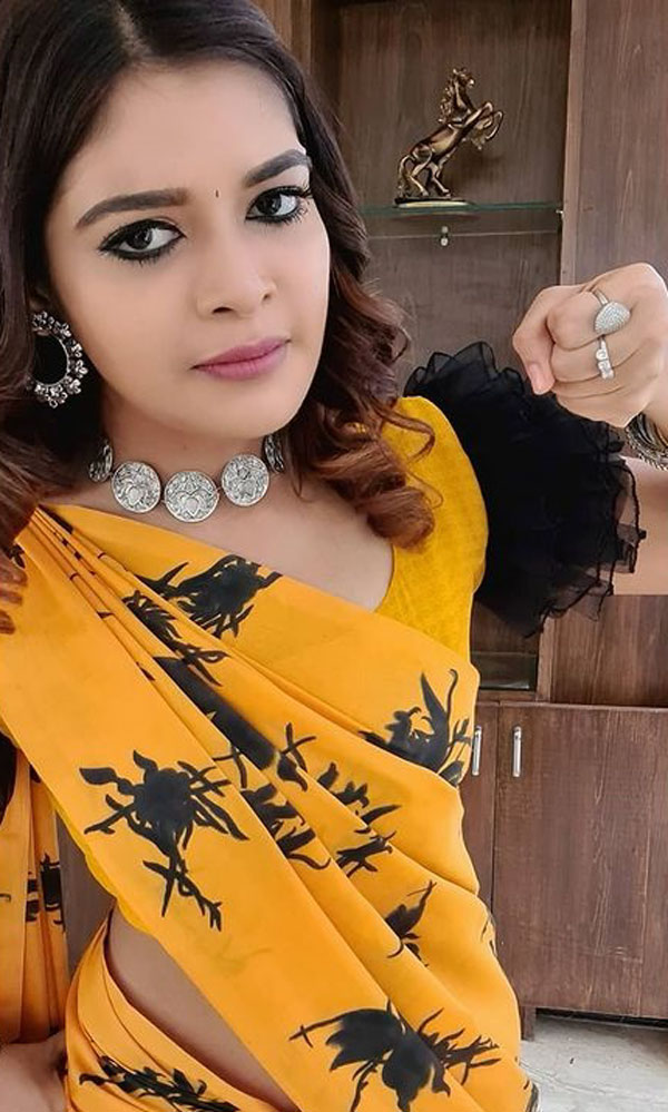 கூந்தலும் தோகை ஆகுமாம் 