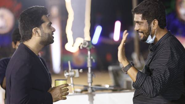 தயாரிப்பாளர் ஹேப்பி