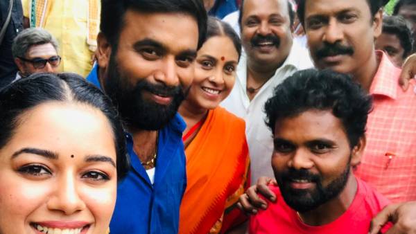 பெரும் வரவேற்பு பெரும் வரவேற்பு